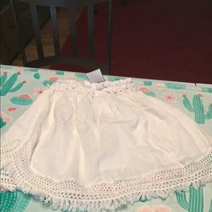 Lined white skirt